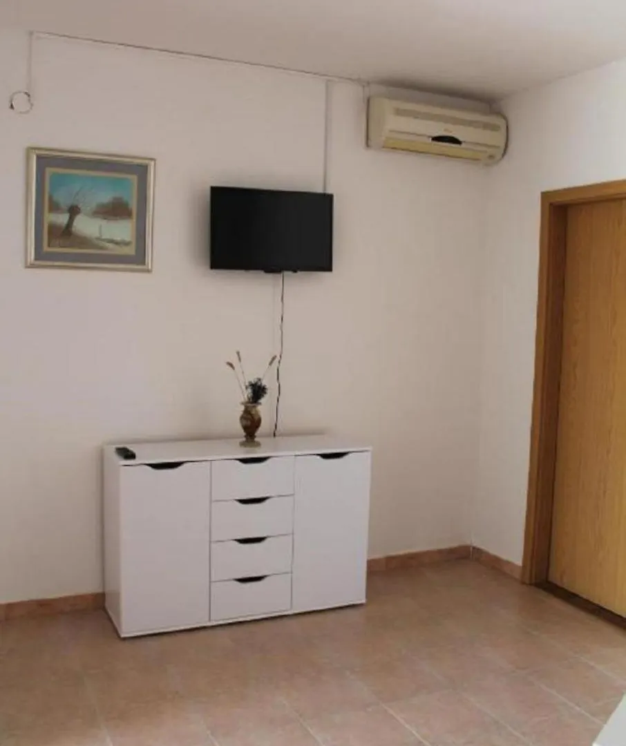 Apartments Snjeza - 80 M From Beach Vir