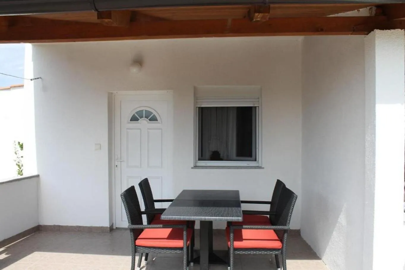 Apartments Snjeza - 80 M From Beach Vir